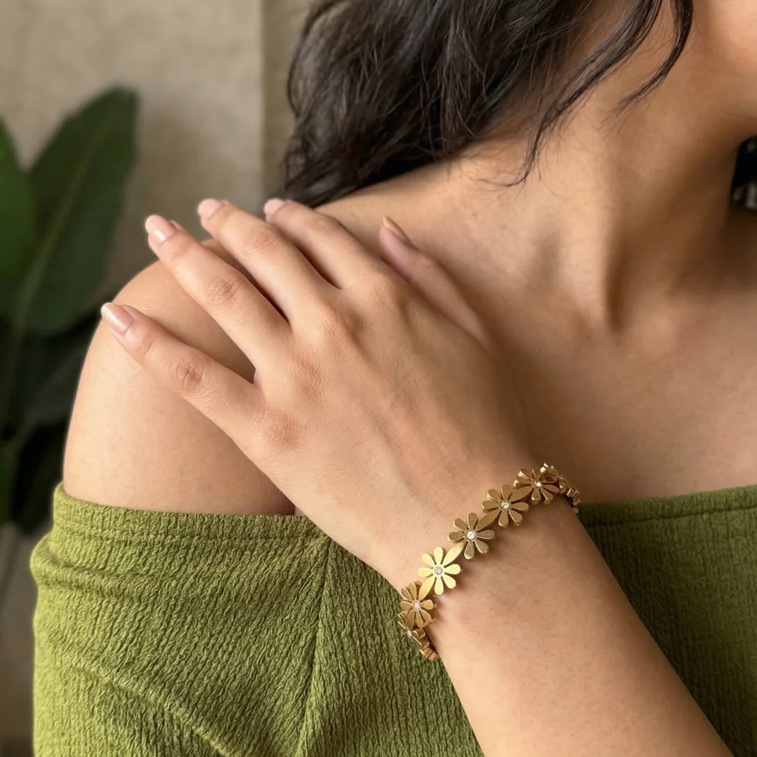 Daisy Bloom Bracelet – 18K Gold Plated Demi-Fine Jewellery Gift for Women - Image 4